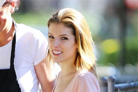 Anna Kendrick positive after nude photo leak